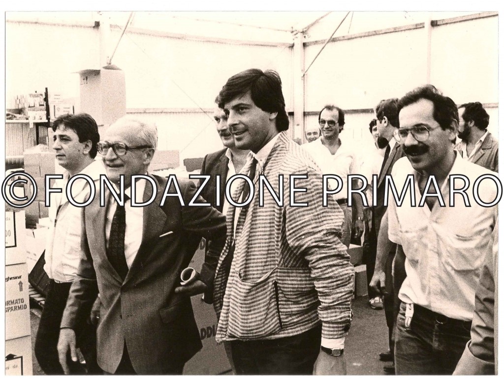 1985 Festa Nazionale de L'Unità a Ferrara. L'On. Alessandro Natta, Segretario Generale del PCI in visita agli stand.