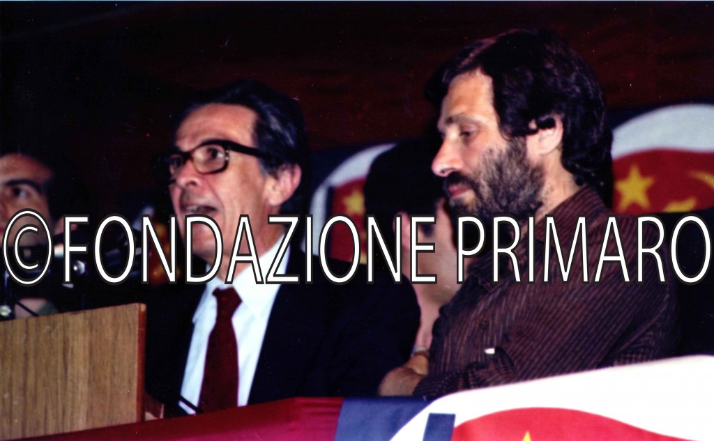 Giugno-1981-Comizio-di-Enrico-Berlinguer-durante-la-campagna-ellettorale-a-Palagonia-(CT)-dove-la-sezione-del-PCI-era-gemellata-con-quella-di-Filo